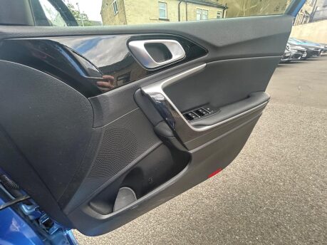 Kia Ceed CRDI GT-LINE ISG MHEV 14