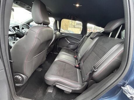 Ford Kuga ST-LINE TDCI 9