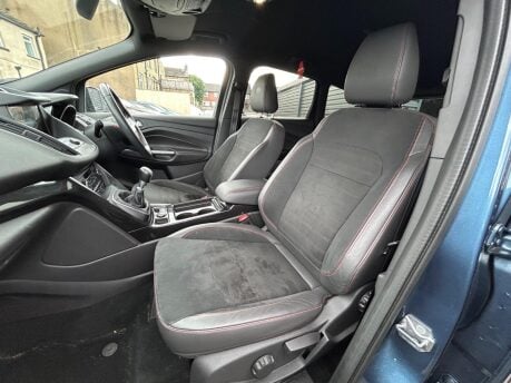 Ford Kuga ST-LINE TDCI 17