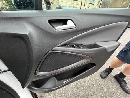 Vauxhall Crossland X BUSINESS EDITION NAV 14