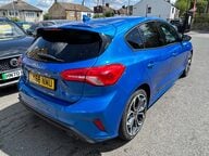 Ford Focus ST-LINE X 8