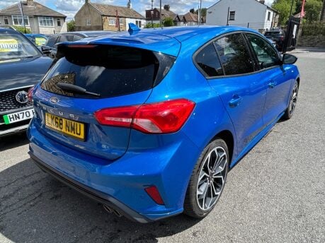 Ford Focus ST-LINE X 8