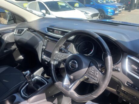 Nissan Qashqai DIG-T ACENTA PREMIUM 9