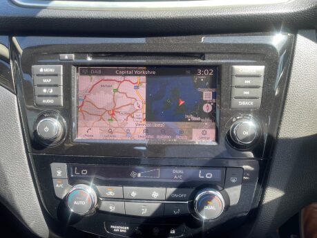 Nissan Qashqai DIG-T ACENTA PREMIUM 12