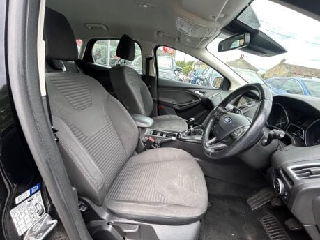 Ford Focus TITANIUM 8