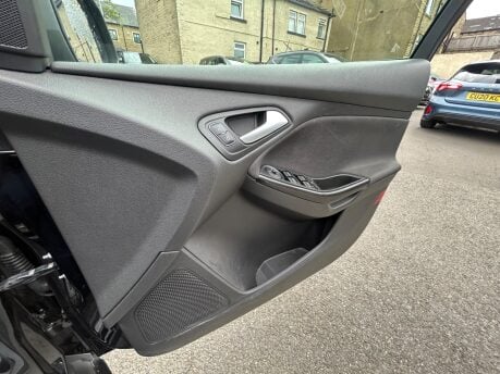Ford Focus TITANIUM 13