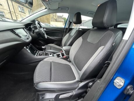 Vauxhall Grandland X SPORT NAV S/S 18