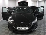 Ford Focus ST-LINE X 8