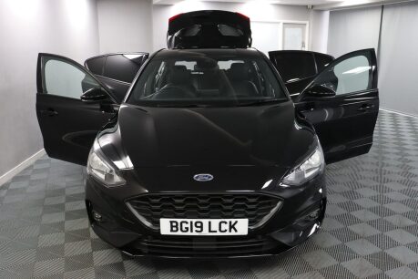 Ford Focus ST-LINE X 8