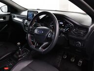 Ford Focus ST-LINE X 4