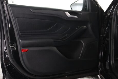 Ford Focus ST-LINE X 45