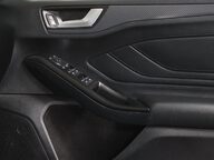 Ford Focus ST-LINE X 37