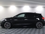 Ford Focus ST-LINE X 19