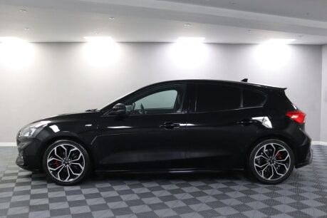 Ford Focus ST-LINE X 19