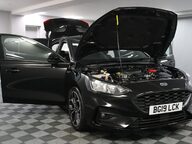 Ford Focus ST-LINE X 16