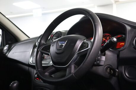 Dacia Sandero ESSENTIAL SCE 12