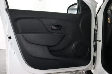 Dacia Sandero ESSENTIAL SCE 41