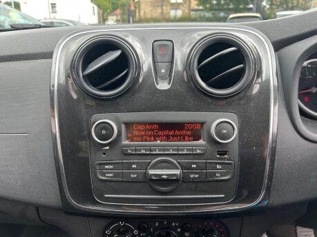Dacia Sandero ESSENTIAL SCE 9