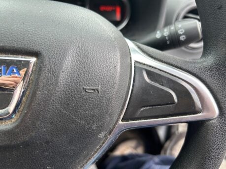 Dacia Sandero ESSENTIAL SCE 14