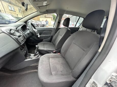 Dacia Sandero ESSENTIAL SCE 16