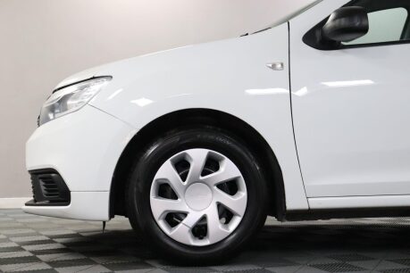 Dacia Sandero ESSENTIAL SCE 27