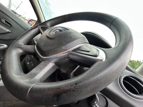 Dacia Sandero ESSENTIAL SCE 15