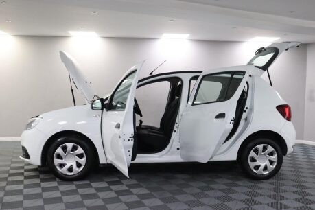 Dacia Sandero ESSENTIAL SCE 5