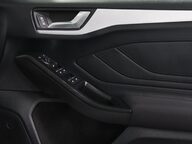 Ford Focus ZETEC 28