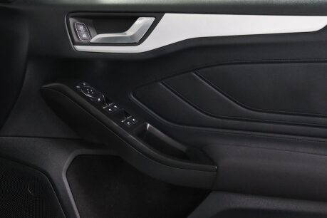 Ford Focus ZETEC 28