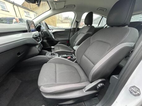 Ford Focus ZETEC 17
