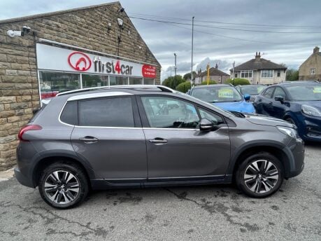 Peugeot 2008 PURETECH ALLURE 8