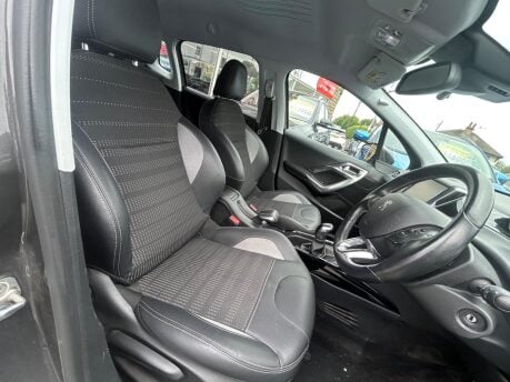 Peugeot 2008 PURETECH ALLURE 10