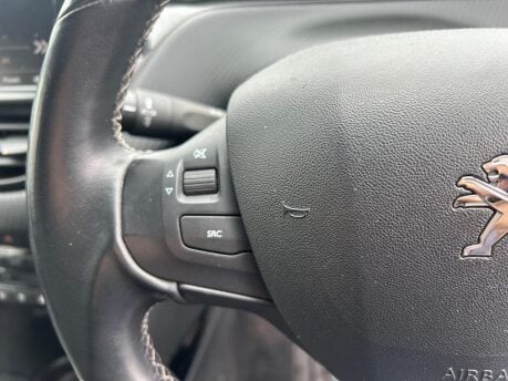 Peugeot 2008 PURETECH ALLURE 13