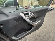 Peugeot 2008 PURETECH ALLURE 15