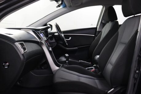 Hyundai i30 CRDI SE BLUE DRIVE 41