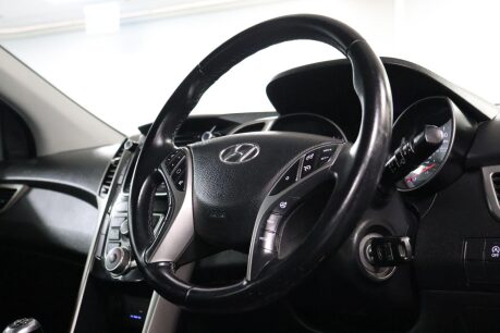 Hyundai i30 CRDI SE BLUE DRIVE 13