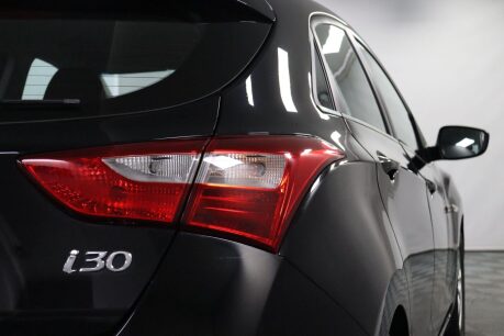 Hyundai i30 CRDI SE BLUE DRIVE 24