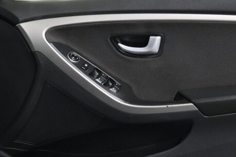 Hyundai i30 CRDI SE BLUE DRIVE 37
