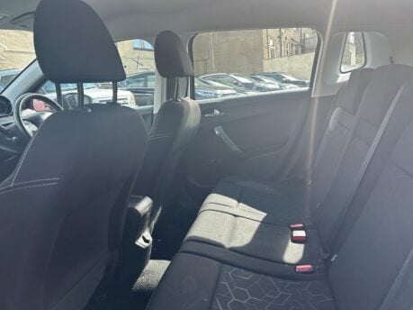 Peugeot 2008 PURETECH ACTIVE 11