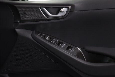 Hyundai IONIQ PREMIUM 37