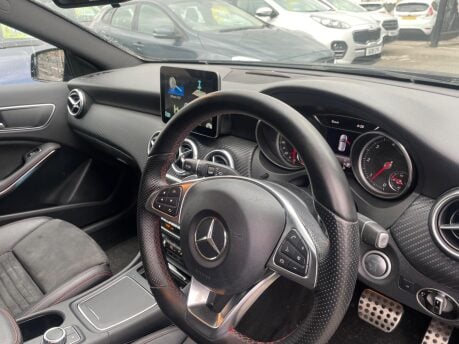 Mercedes-Benz A Class A 200 D AMG LINE EXECUTIVE 9