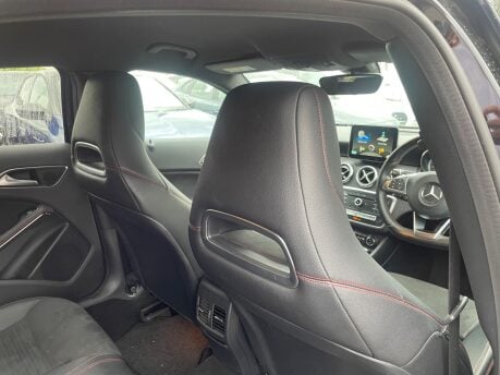 Mercedes-Benz A Class A 200 D AMG LINE EXECUTIVE 10
