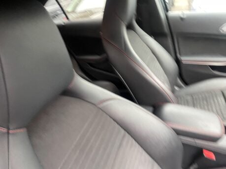 Mercedes-Benz A Class A 200 D AMG LINE EXECUTIVE 14