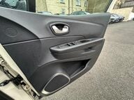 Renault Captur ICONIC TCE 15