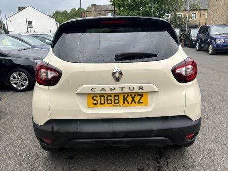 Renault Captur ICONIC TCE 7