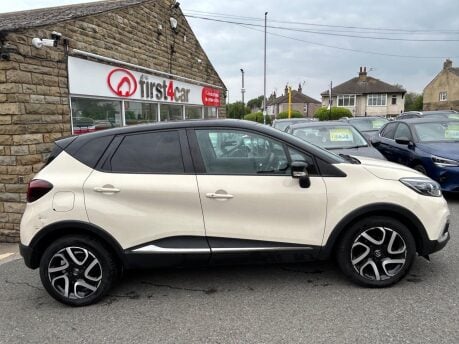 Renault Captur ICONIC TCE 8