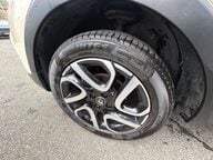 Renault Captur ICONIC TCE 16