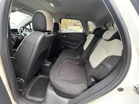 Renault Captur ICONIC TCE 11