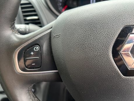 Renault Captur ICONIC TCE 14