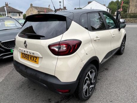 Renault Captur ICONIC TCE 9